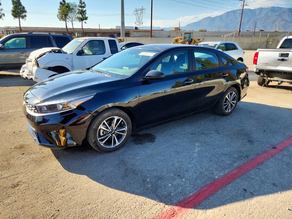 KIA FORTE 2024 مع رقم تعريف المركبة 3KPF24AD5RE818079 - صورة من المزاد