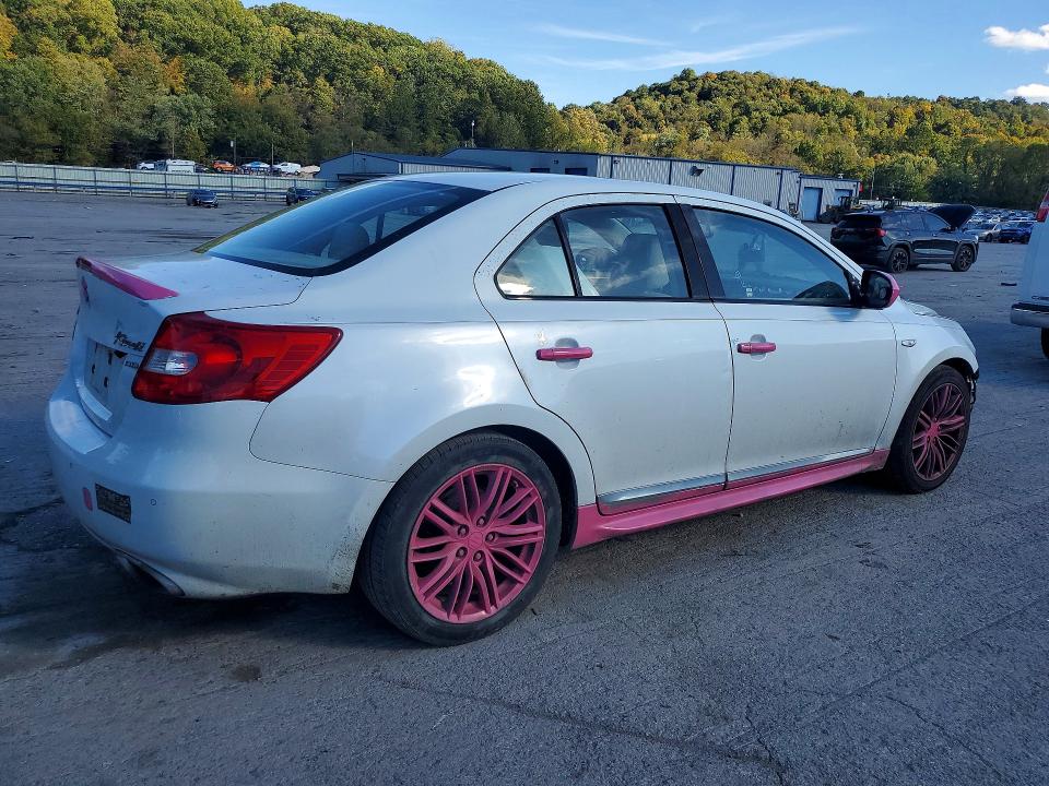 Снимка 3 от търг – 2011 SUZUKI KIZASHI с VIN JS2RF9A88B6110332
