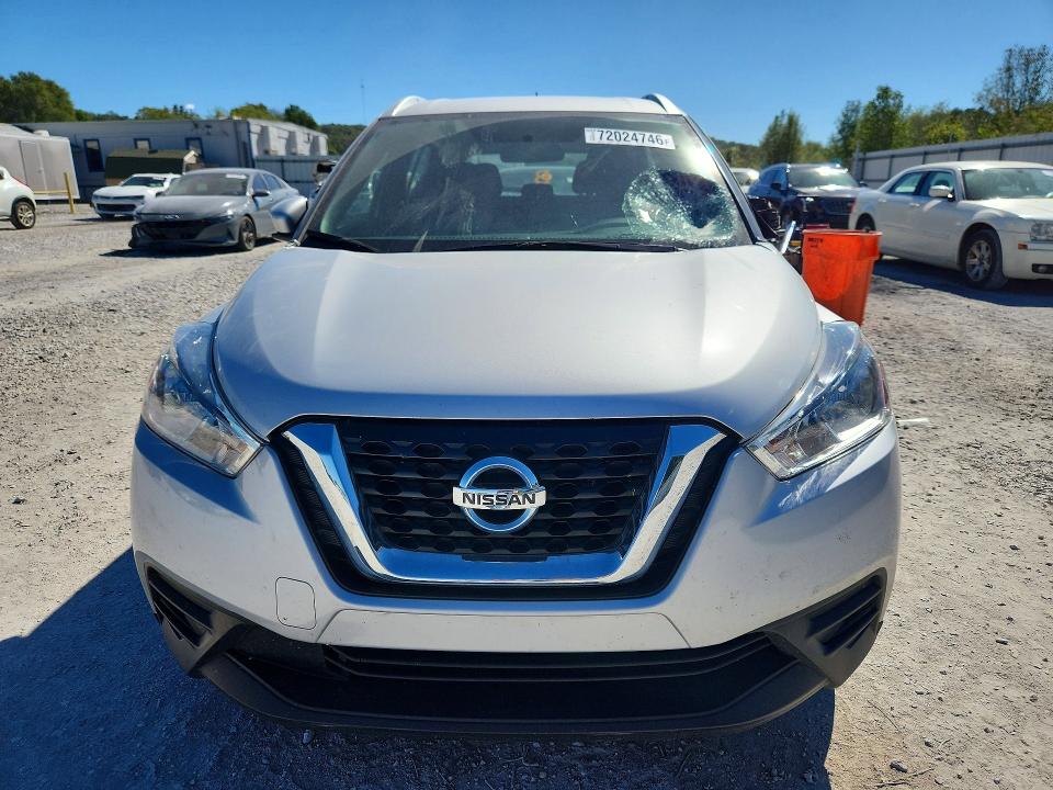 Снимка 5 от търг – 2018 NISSAN KICKS с VIN 3N1CP5CU5JL536924