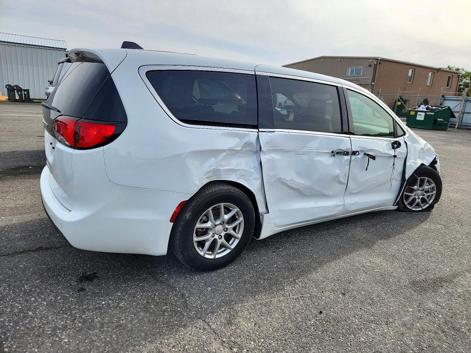 Photo 3 from auction – 2025 CHRYSLER VOYAGER with VIN 2C4RC1CG0SR614052