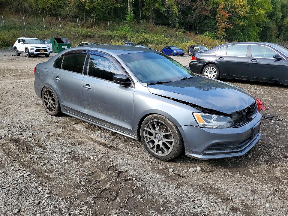 Photo 4 from auction – 2015 VOLKSWAGEN JETTA with VIN 3VW1K7AJ0FM274512