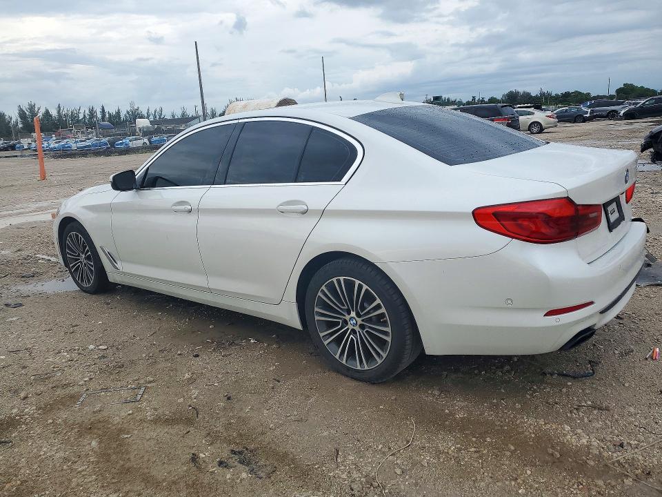 Photo 2 from auction – 2019 BMW 540 with VIN WBAJE5C5XKWE66304