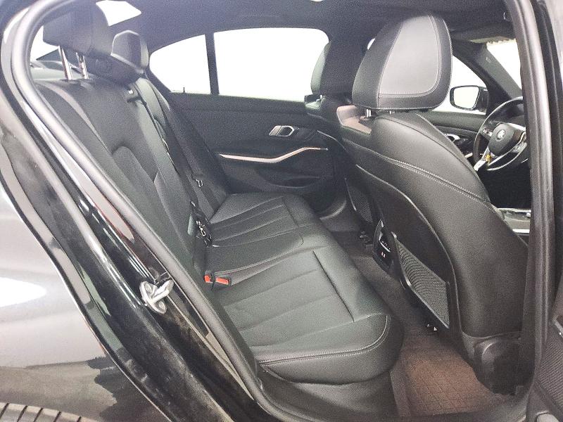 Снимка 10 от търг – 2023 BMW 330I с VIN 3MW69FF04P8D58726