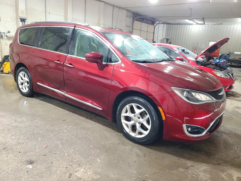 Снимка 4 от търг – 2017 CHRYSLER PACIFICA с VIN 2C4RC1EG6HR510445