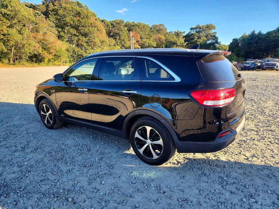 Фото 2 с аукциона – 2017 KIA SORENTO с VIN 5XYPHDA10HG258790