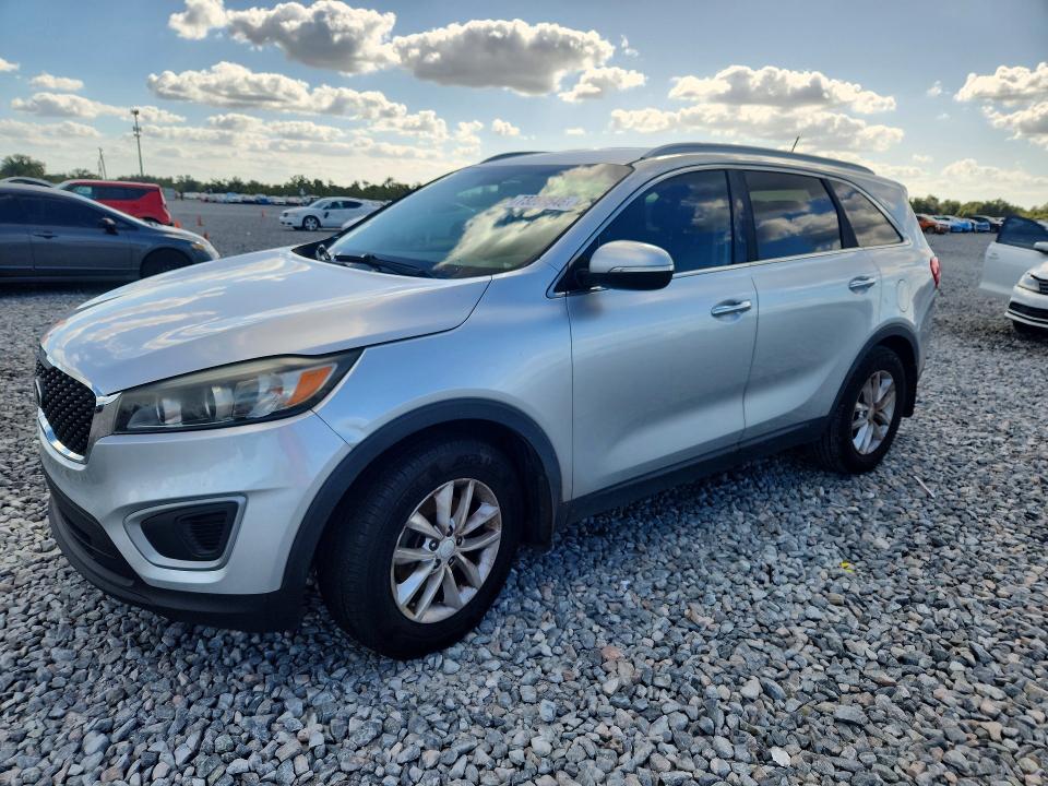 KIA SORENTO 2018 with VIN 5XYPG4A54JG376093 - Photo from auction