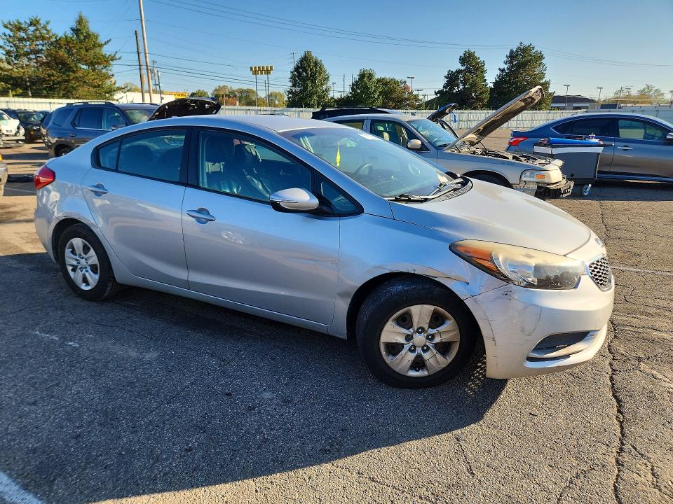 Снимка 4 от търг – 2015 KIA FORTE с VIN KNAFX4A66F5375710