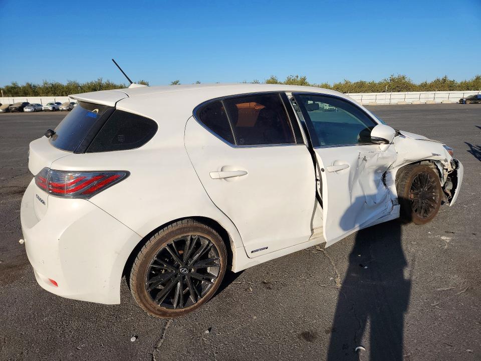Фото 3 с аукциона – 2013 LEXUS CT с VIN JTHKD5BH6D2141452