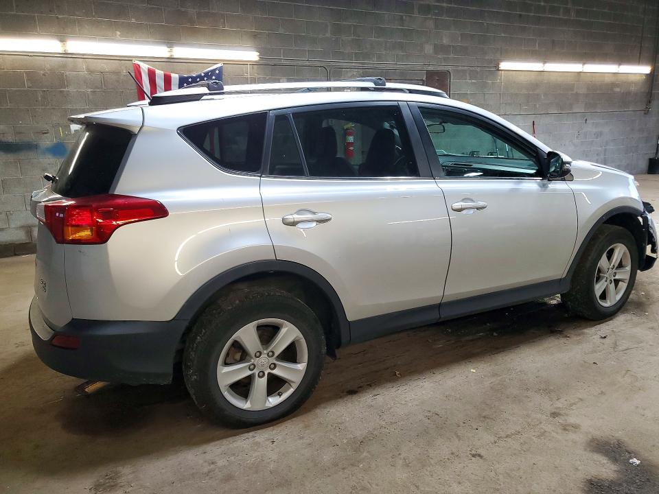 Photo 3 from auction – 2014 TOYOTA RAV4 with VIN 2T3RFREV5EW196390