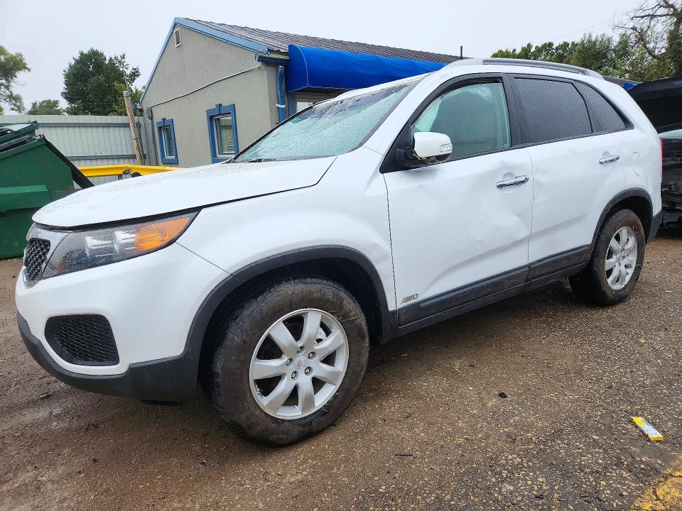 KIA SORENTO 2011 z numerem VIN 5XYKTDA22BG130592 - Zdjęcie z aukcji