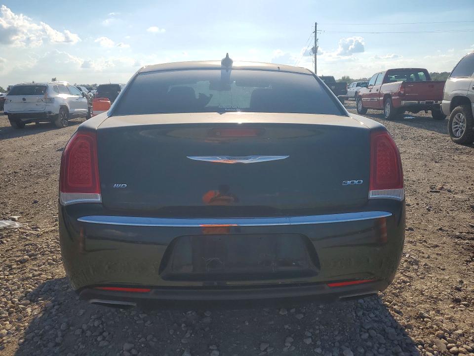 Снимка 6 от търг – 2018 CHRYSLER 300 с VIN 2C3CCAKG5JH165239