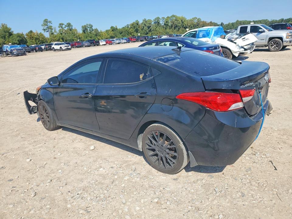 Снимка 2 от търг – 2013 HYUNDAI ELANTRA с VIN 5NPDH4AE6DH295402