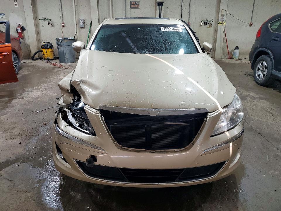 Photo 5 from auction – 2012 HYUNDAI GENESIS with VIN KMHGC4DD2CU170721