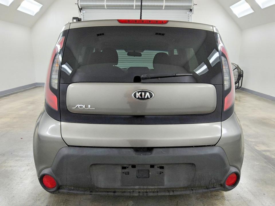 Foto 6 de la subasta – 2016 KIA SOUL con VIN KNDJN2A25G7270344