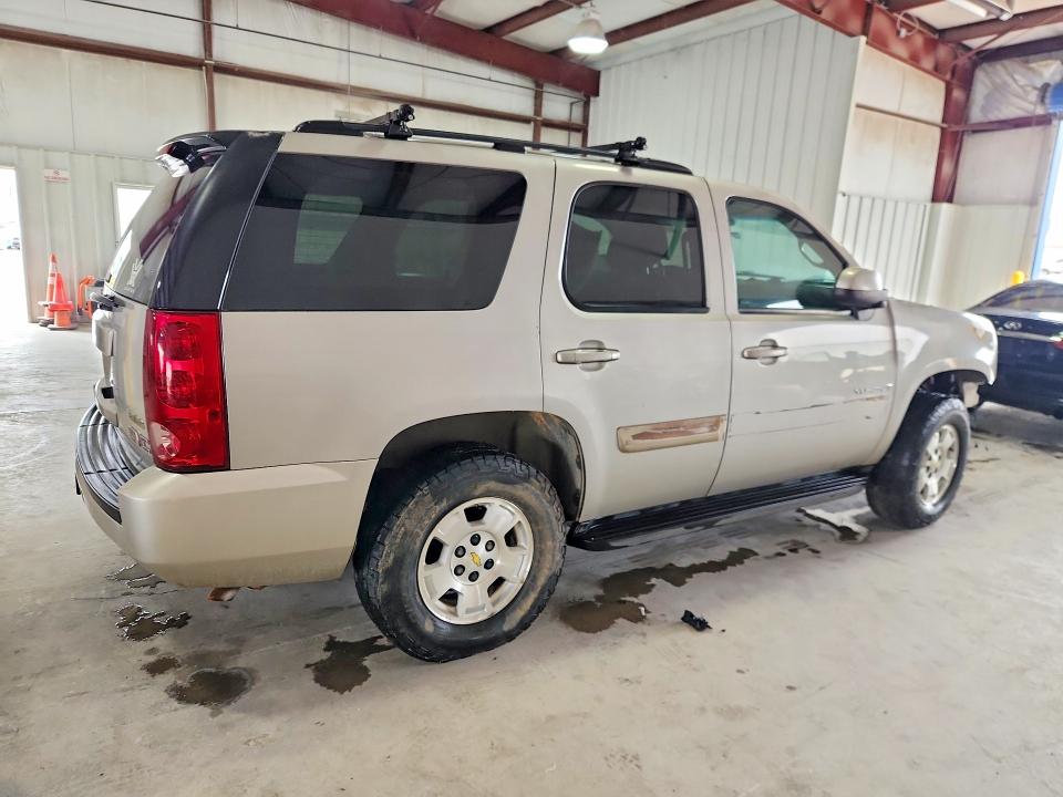 Foto 3 de la subasta – 2007 GMC YUKON con VIN 1GKFC13J47R214169