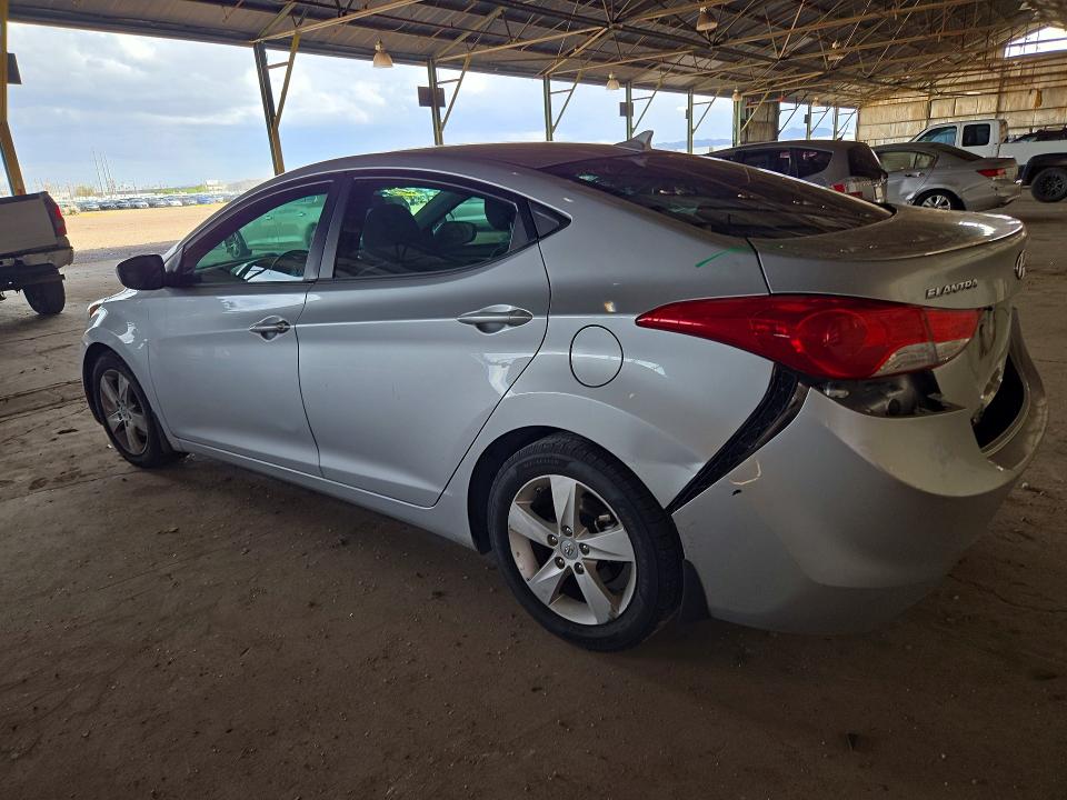 Снимка 2 от търг – 2013 HYUNDAI ELANTRA с VIN 5NPDH4AE3DH392699
