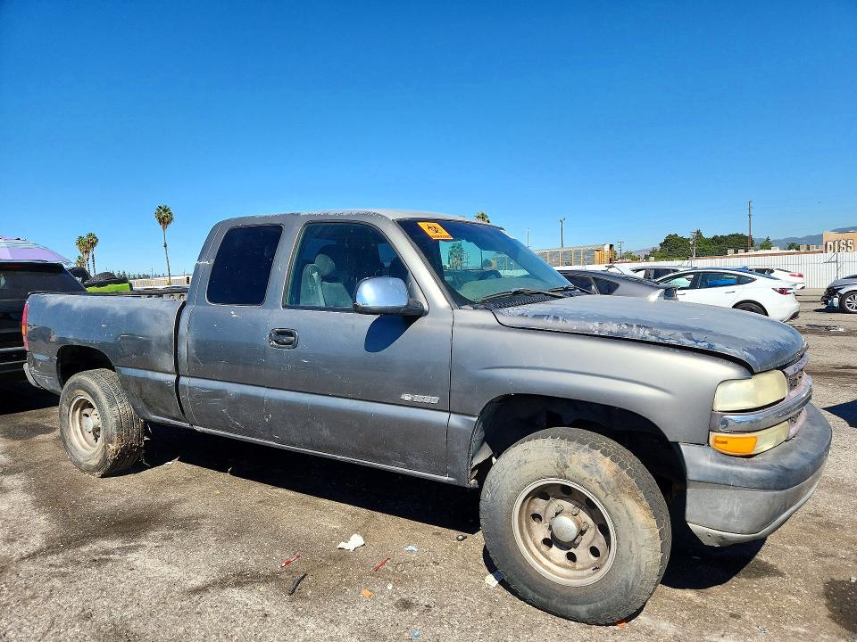 Photo 4 from auction – 2001 CHEVROLET SILVERADO with VIN 2GCEC19V811379823