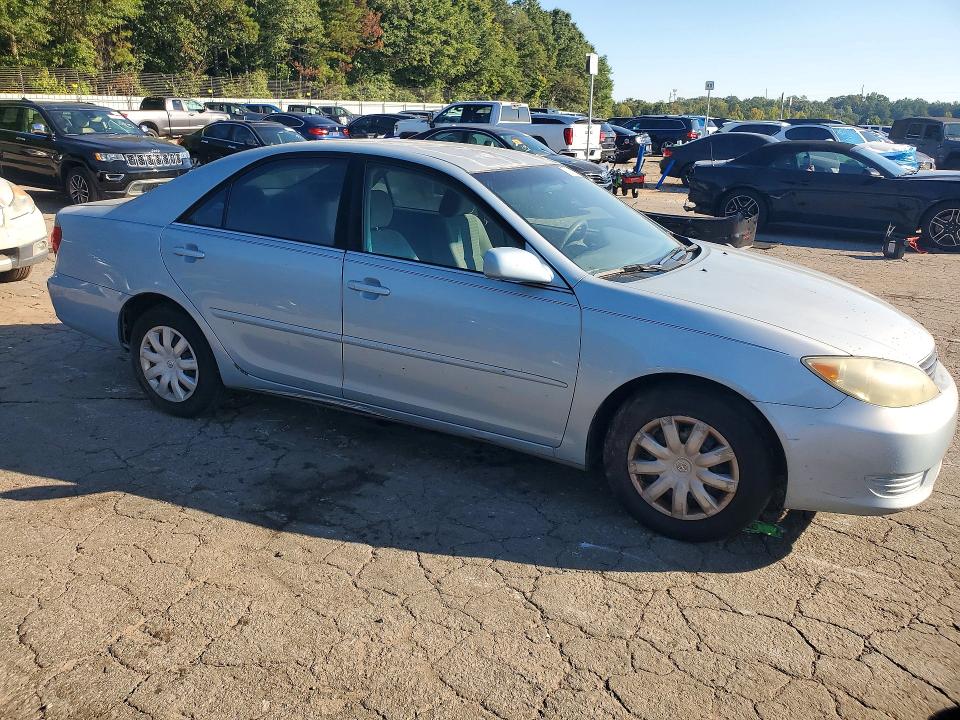 Снимка 4 от търг – 2005 TOYOTA CAMRY с VIN 4T1BE32K15U969344