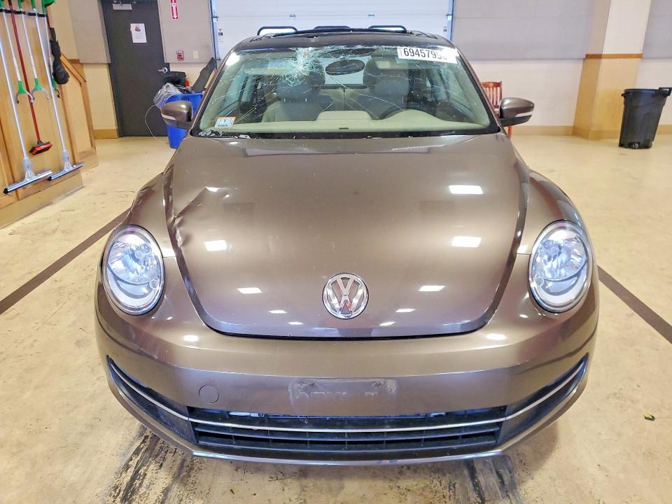 Снимка 5 от търг – 2015 VOLKSWAGEN BEETLE с VIN 3VWJA7AT5FM640288