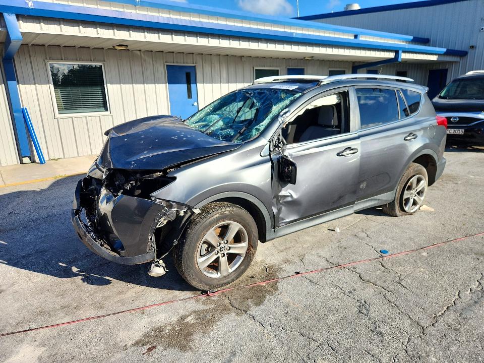 Снимка 1 от търг – 2015 TOYOTA RAV4 с VIN JTMWFREV0FD076904
