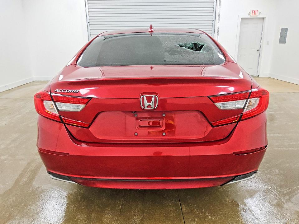 Снимка 6 от търг – 2018 HONDA ACCORD с VIN 1HGCV1F19JA200604