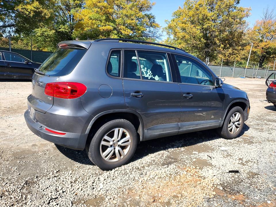 Снимка 3 от търг – 2016 VOLKSWAGEN TIGUAN с VIN WVGAV7AX9GW030031