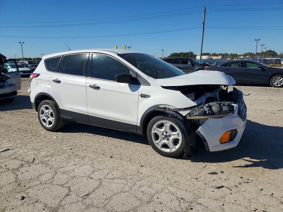 Снимка 4 от търг – 2017 FORD ESCAPE с VIN 1FMCU0F7XHUB80013
