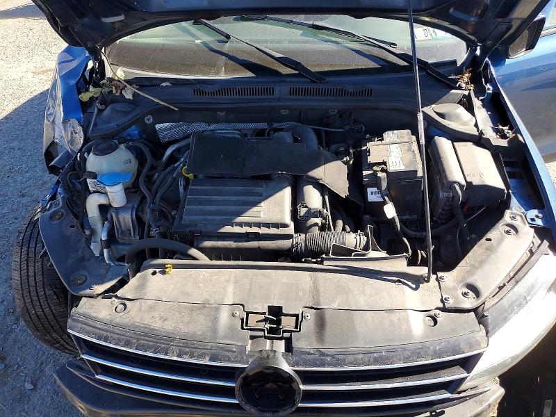 Снимка 11 от търг – 2018 VOLKSWAGEN JETTA с VIN 3VW2B7AJ8JM259513