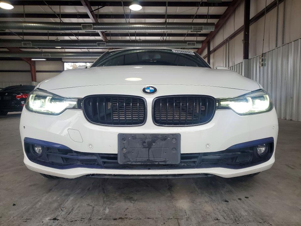 Снимка 5 от търг – 2018 BMW 330E с VIN WBA8E1C53JA179998