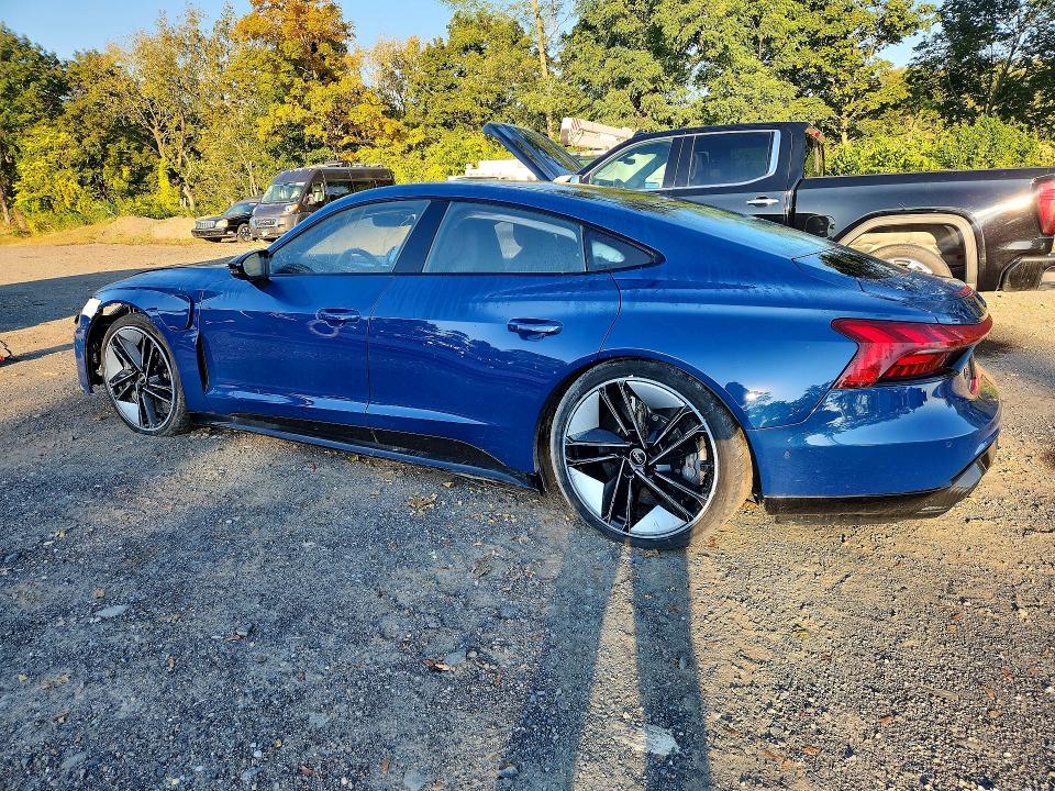 Снимка 2 от търг – 2024 AUDI RS E-TRON GT с VIN WAUBHBFW3R7900076