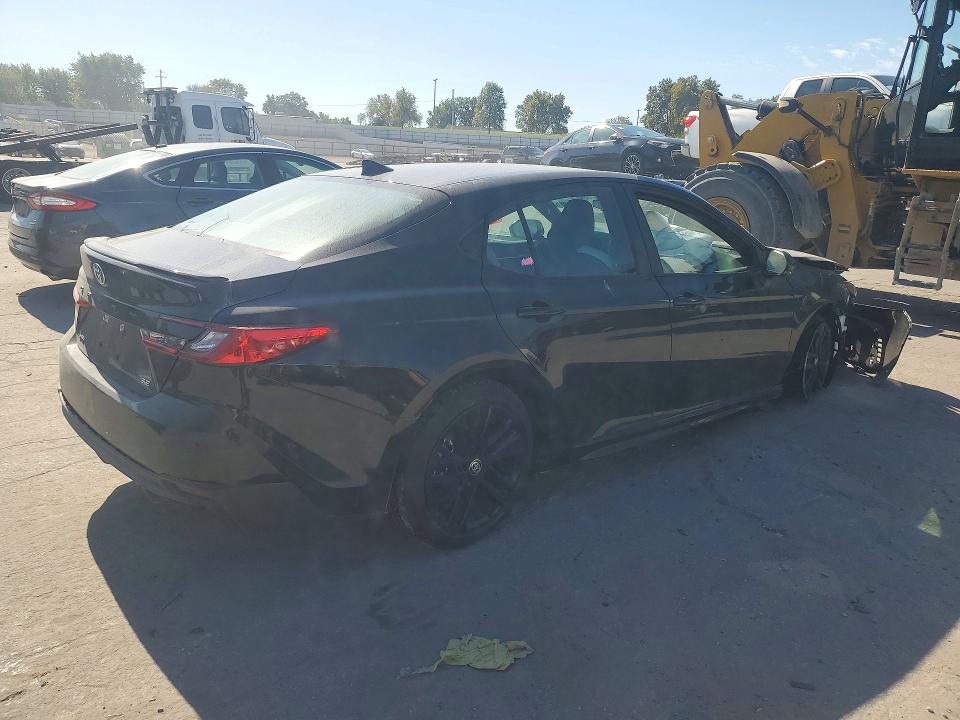Снимка 3 от търг – 2026 TOYOTA CAMRY с VIN 4T1DAACK7TU336304