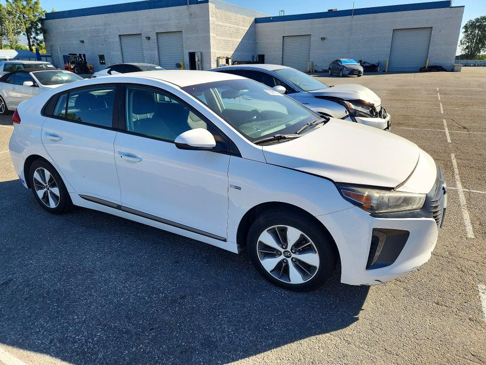 Снимка 4 от търг – 2019 HYUNDAI IONIQ PLUG-IN HYBRID с VIN KMHC65LD0KU114983