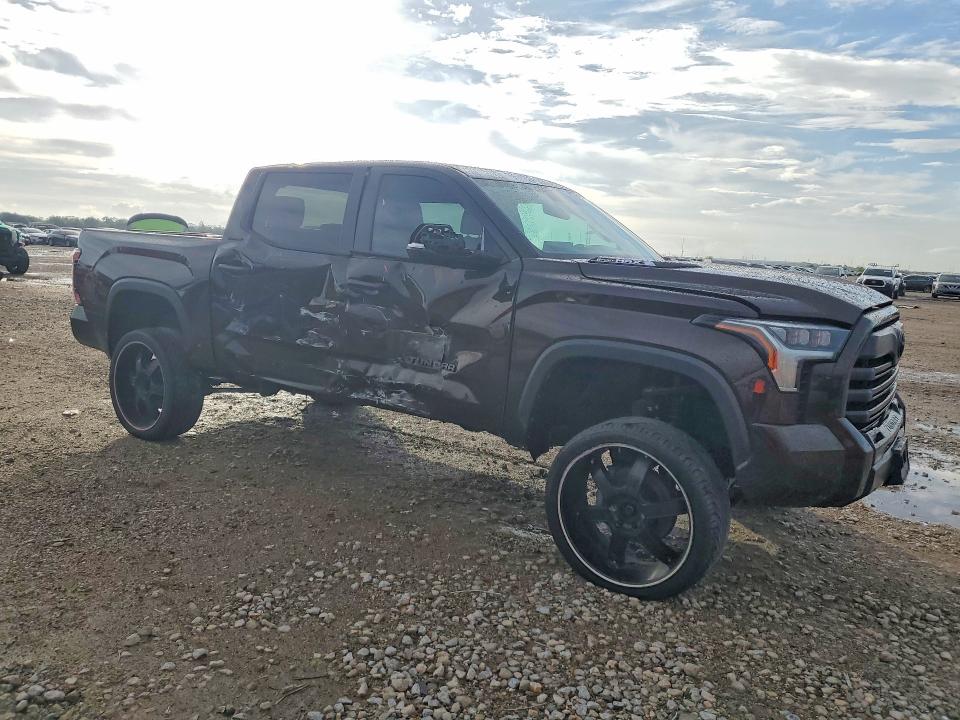 Снимка 4 от търг – 2024 TOYOTA TUNDRA с VIN 5TFWC5DB8RX052569