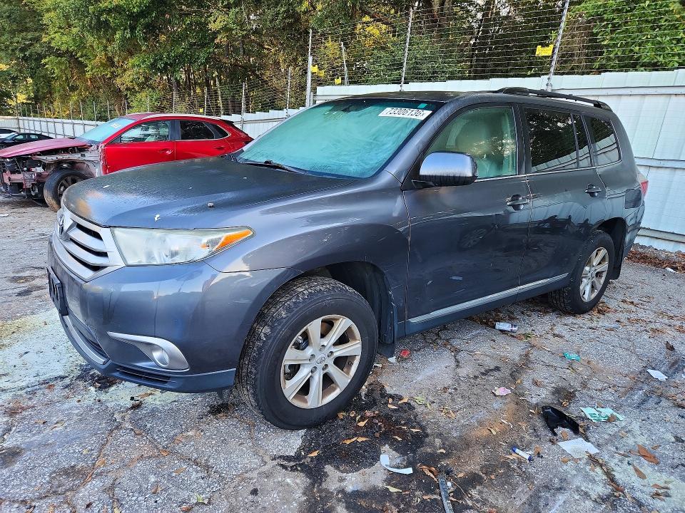 TOYOTA HIGHLANDER 2012 с VIN 5TDBK3EH8CS167422 - Снимка от търг
