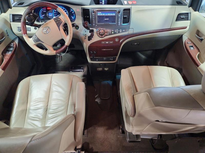 Снимка 8 от търг – 2011 TOYOTA SIENNA с VIN 5TDYK3DCXBS122884