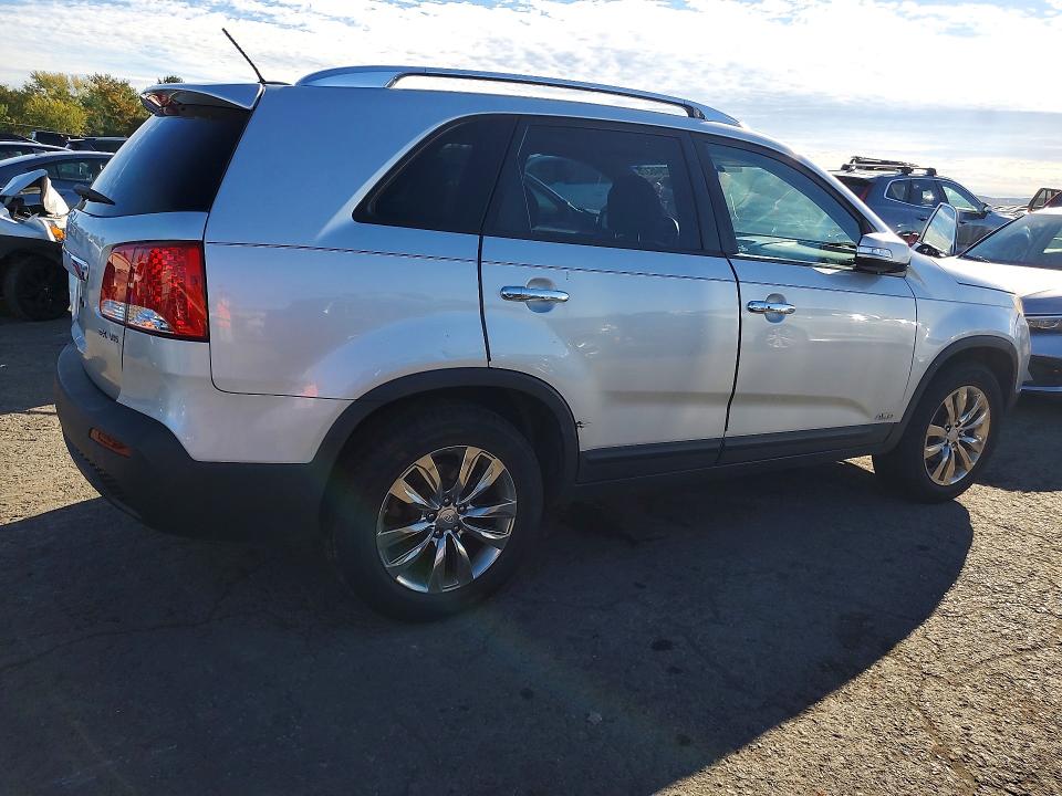 صورة رقم 3 من المزاد - 2011 KIA SORENTO مع VIN 5XYKUDA29BG132868