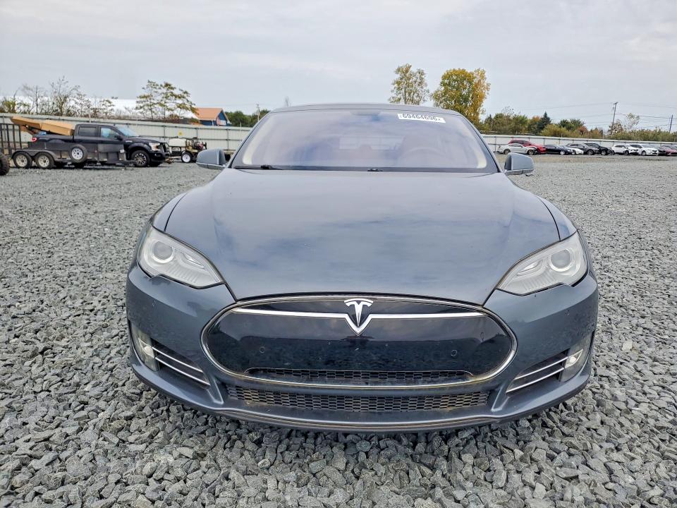 Снимка 5 от търг – 2013 TESLA MODEL S с VIN 5YJSA1DP0DFP21655