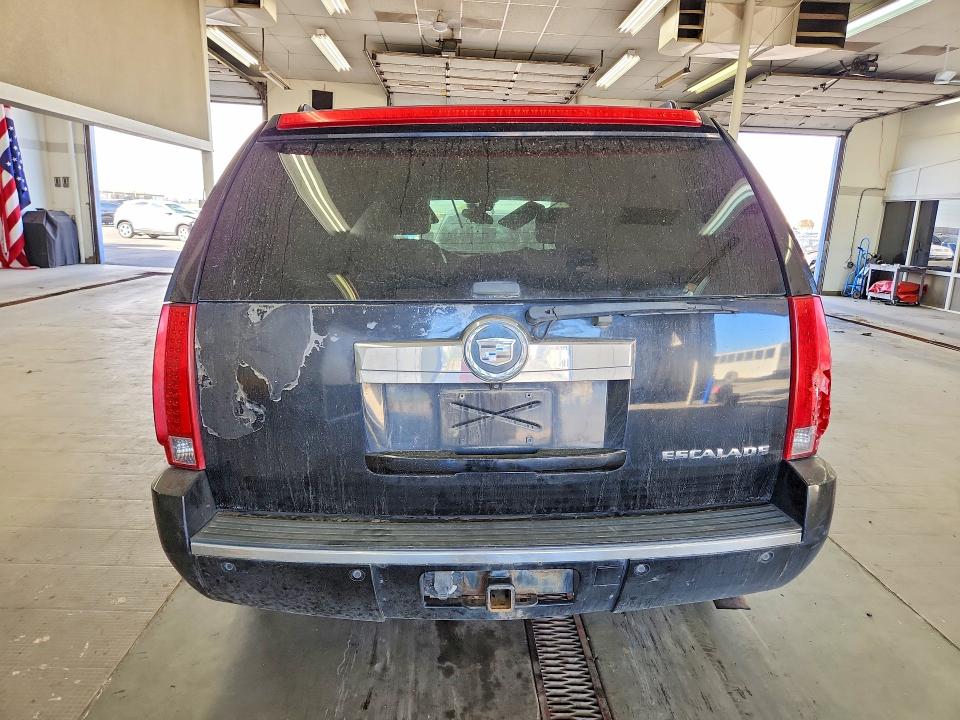 Photo 6 from auction – 2008 CADILLAC ESCALADE with VIN 1GYFK63858R172373