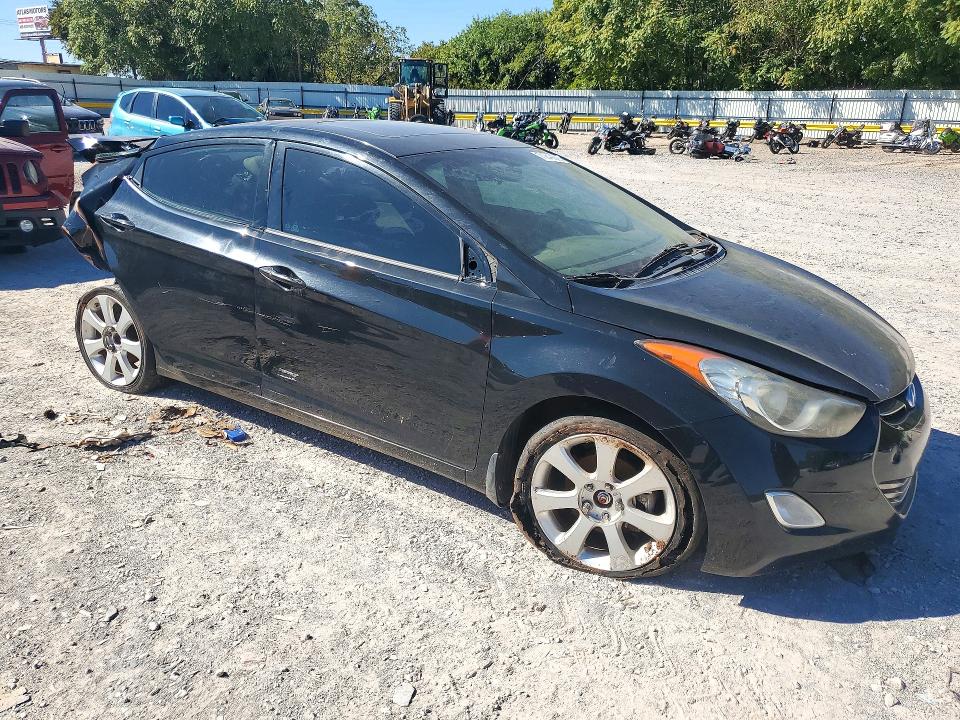Photo 4 from auction – 2013 HYUNDAI ELANTRA with VIN 5NPDH4AE2DH423215