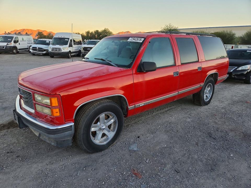 Снимка 1 от търг – 1998 GMC SUBURBAN с VIN 3GKEC16R7WG502022