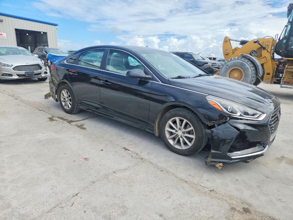 Photo 4 from auction – 2018 HYUNDAI SONATA with VIN 5NPE24AF0JH702317