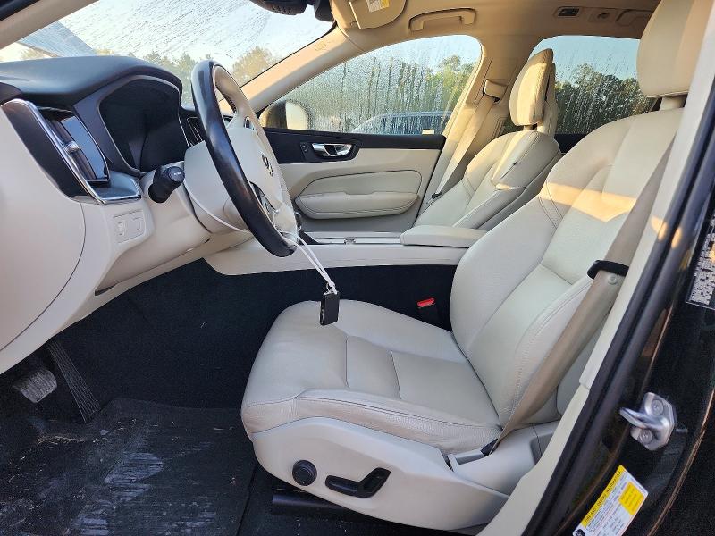 Photo 7 from auction – 2018 VOLVO XC60 with VIN LYV102RK2JB069457