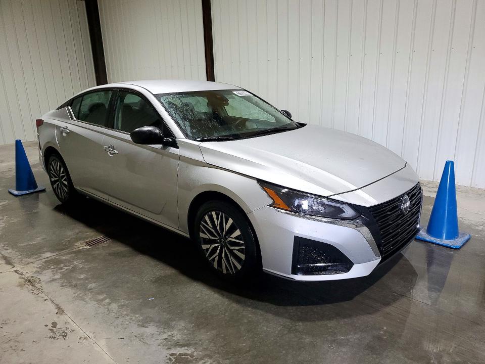 Photo 4 from auction – 2025 NISSAN ALTIMA with VIN 1N4BL4DVXSN355945