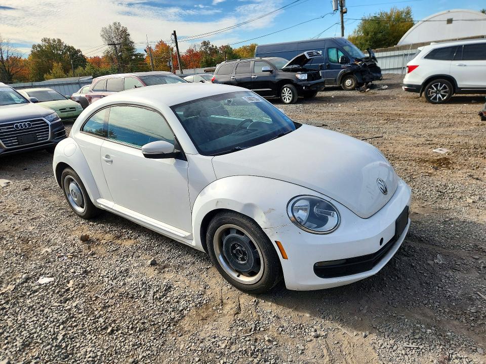 Снимка 4 от търг – 2012 VOLKSWAGEN BEETLE с VIN 3VWJP7AT8CM622541