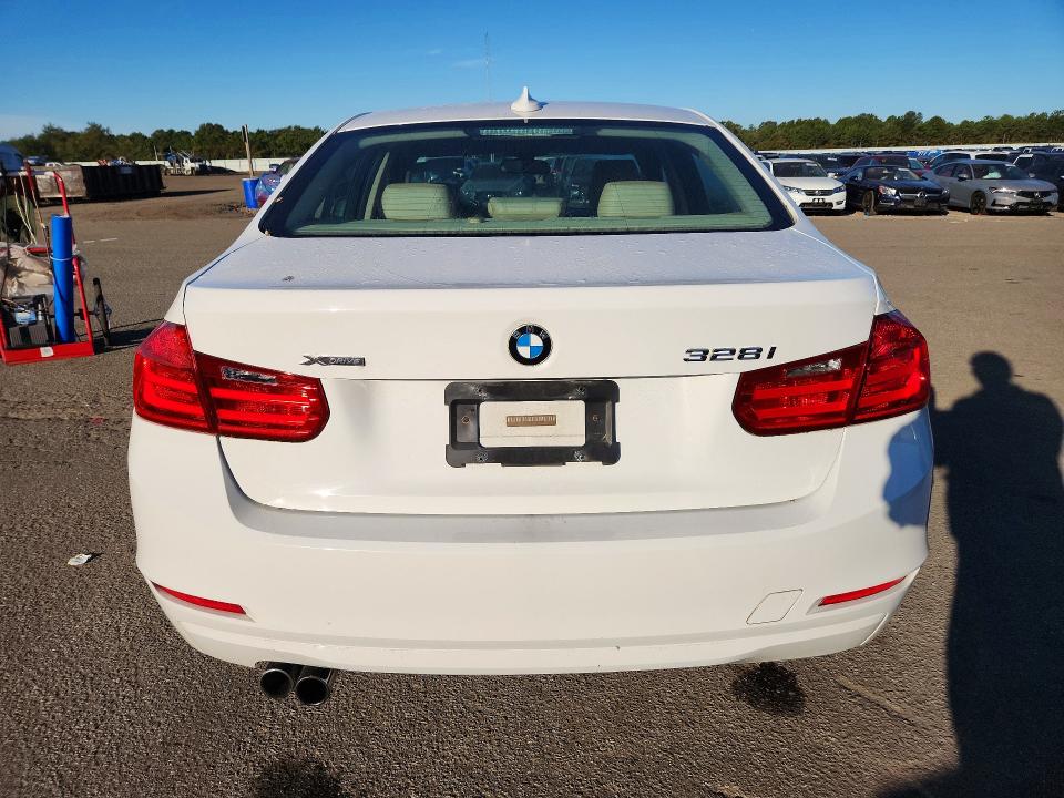 Photo 6 from auction – 2013 BMW 328 with VIN WBA3B5G50DNS01280