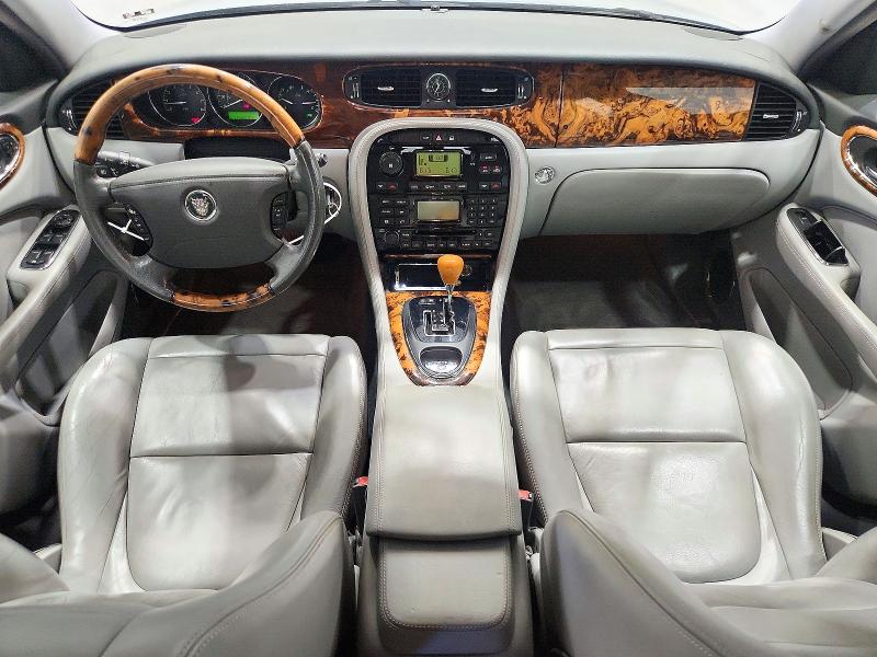 Zdjęcie 8 z aukcji – 2004 JAGUAR XJ8 z VIN SAJWA71C44SG22852