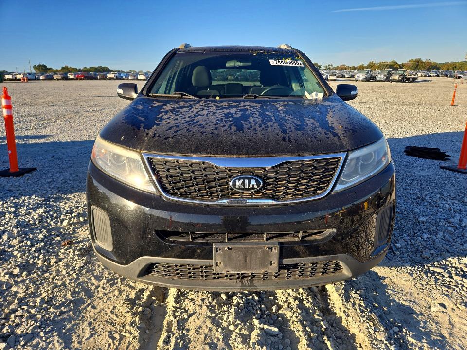 Photo 5 from auction – 2015 KIA SORENTO with VIN 5XYKT4A70FG636133
