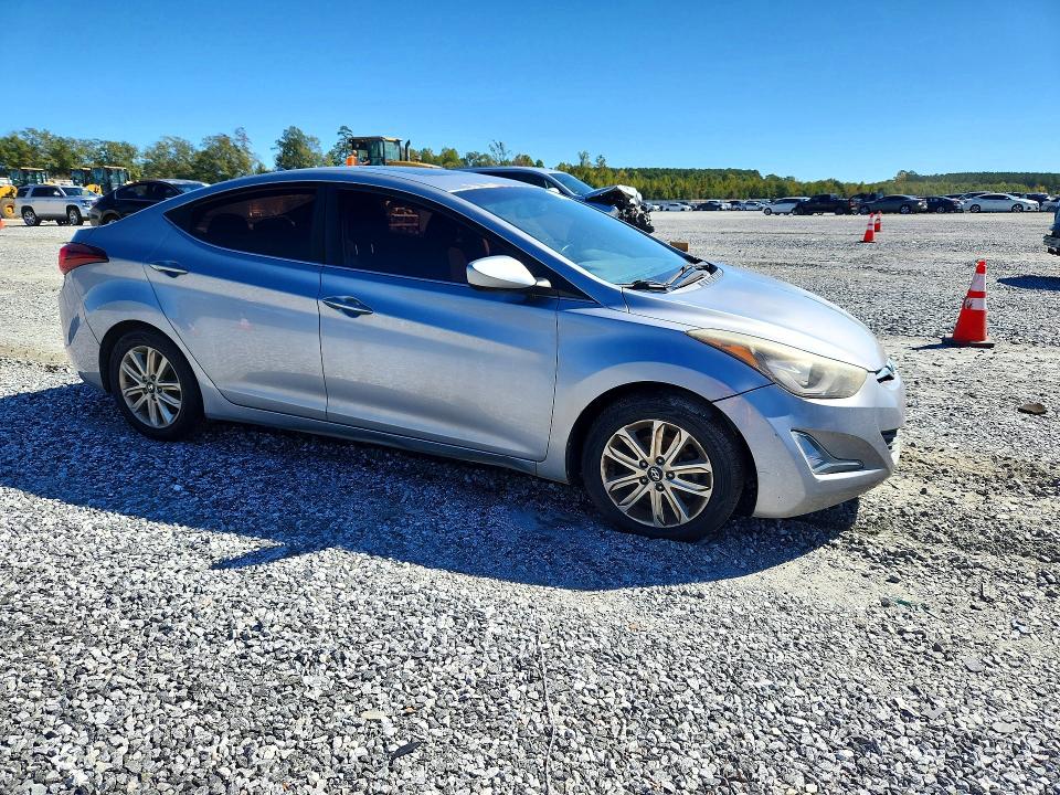 Снимка 4 от търг – 2015 HYUNDAI ELANTRA с VIN 5NPDH4AE8FH585160