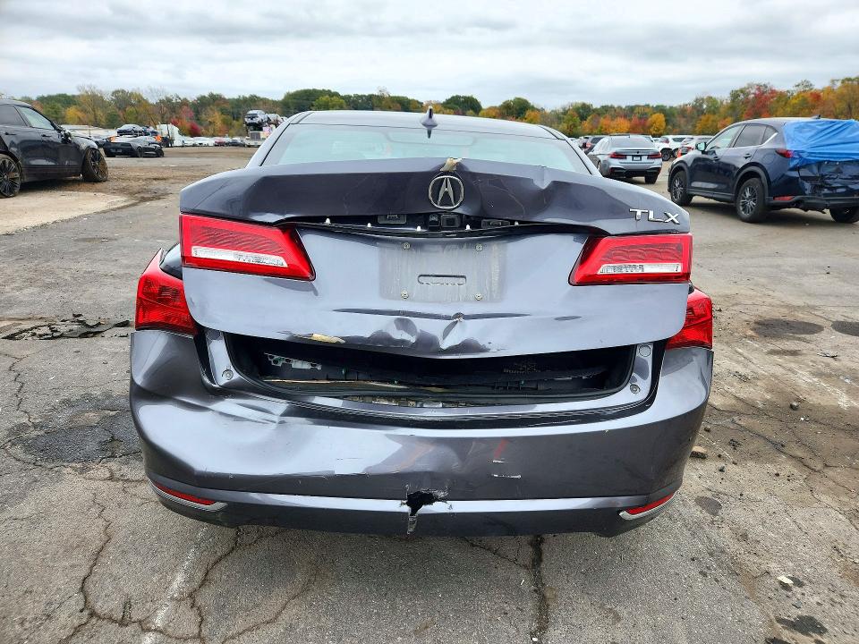 Снимка 6 от търг – 2018 ACURA TLX с VIN 19UUB1F32JA000162