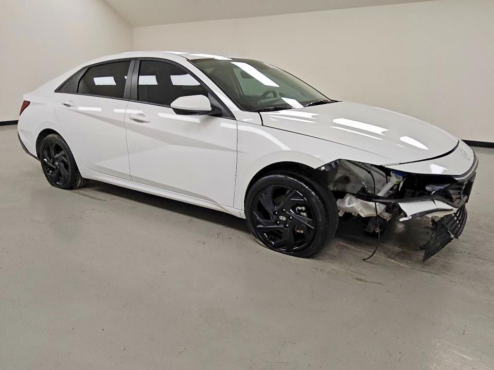 Снимка 4 от търг – 2026 HYUNDAI ELANTRA с VIN KMHLL4DG1TU100961